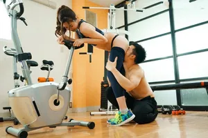 Xin anh xã đi tập gym, bà xã vụng trộm với anh pt