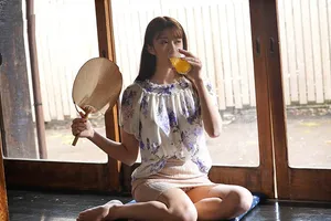 Mùa hè buồn chán ở quê xxx cô vợ hàng xóm thiếu thốn vì lấy chồng già