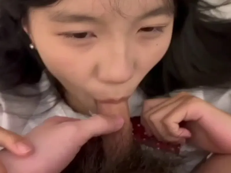 Em loli dễ thương mút buồi biến em thành con em đĩ nứng lồn p2